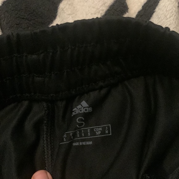 Men’s black adidas pants - Picture 2 of 2